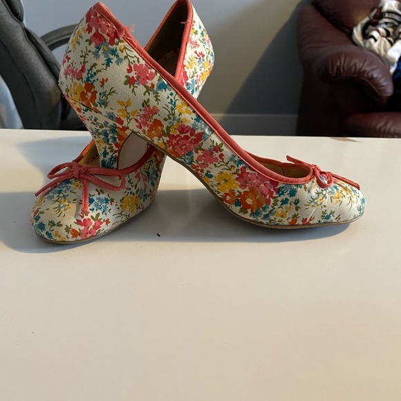 Women’s size 10 heels - Picture 1 of 2